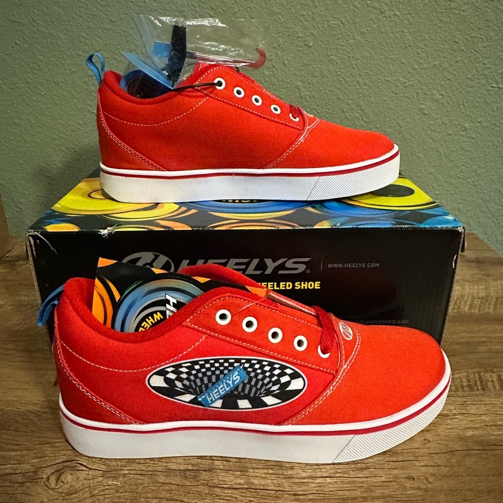 Heelys size 7Y brand new